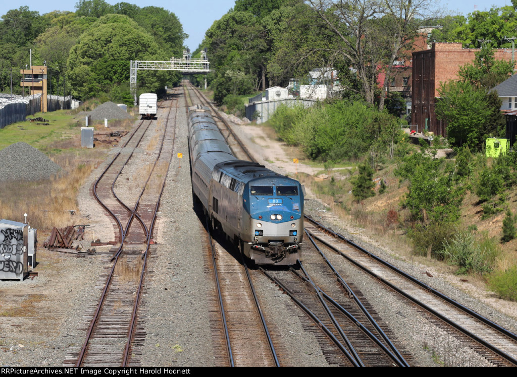 AMTK 83 leads train P080-13 at Boylan